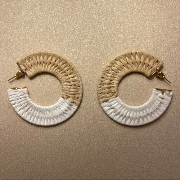 NWOT Baublebar Tan and White Woven Rattan Hoop Earrings - Picture 4 of 7